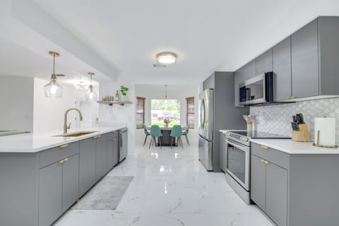 House (4 Bedrooms) | Interior