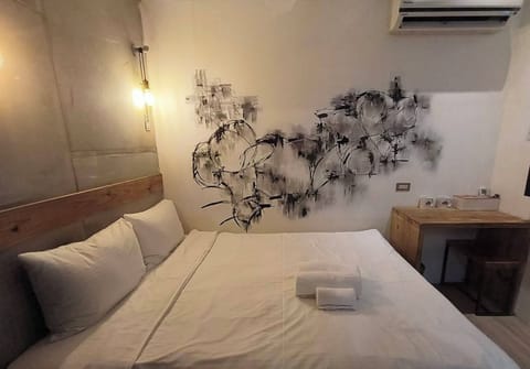 Basic Double Room | Desk, laptop workspace, WiFi (free)