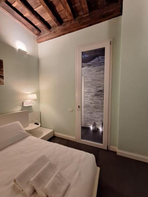 Apartment | Soundproofing, iron/ironing board, travel crib, free WiFi