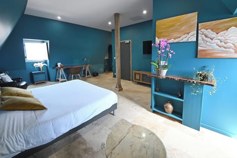 Comfort Double Room | Desk, laptop workspace, blackout drapes, free WiFi