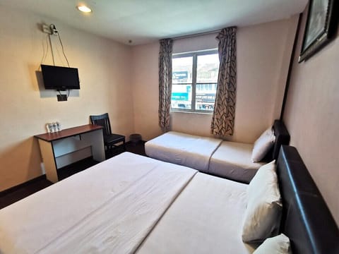 Basic Triple Room | Free WiFi, bed sheets