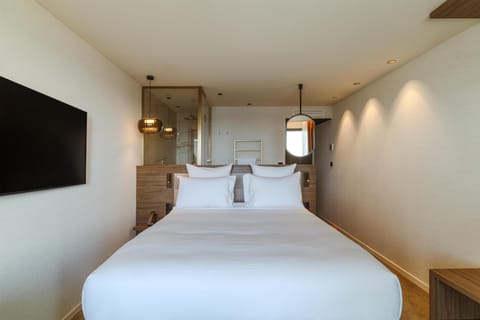 Superior Room, Terrace, Sea View | Frette Italian sheets, premium bedding, pillowtop beds, minibar
