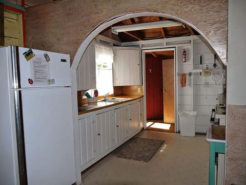 Traditional Cottage, 2 Bedrooms, Kitchen, Bay View (Waterfront Cottage 7) | Private kitchen | Full-size fridge, microwave, stovetop, coffee/tea maker