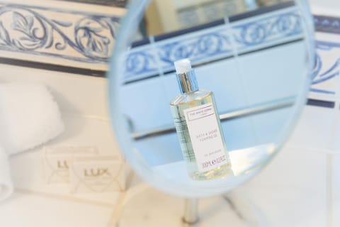 Standard Room, 1 King Bed | Hypo-allergenic bedding, Select Comfort beds, desk, blackout drapes