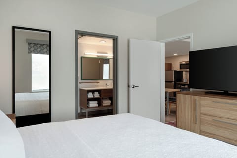 Suite, 1 King Bed, Accessible (Hearing) | Premium bedding, desk, laptop workspace, bed sheets