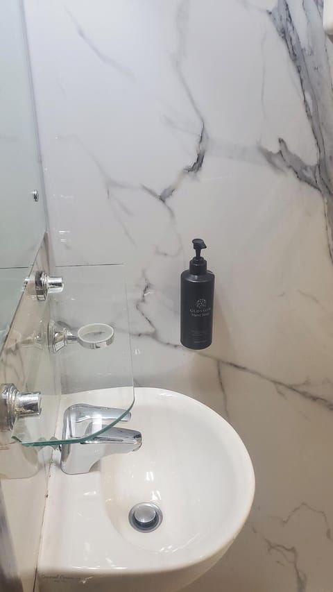 Standard Double Room, City View | Bathroom | Free toiletries, hair dryer, slippers, towels