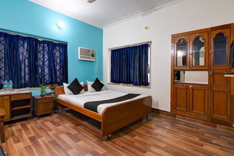 Classic Double Room | Desk, laptop workspace, free WiFi