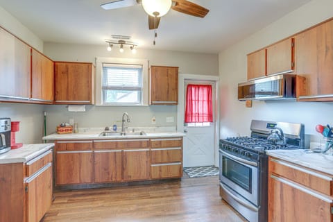 House (3 Bedrooms) | Interior