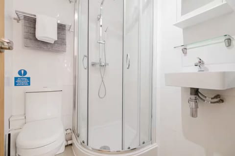Comfort Studio | Bathroom