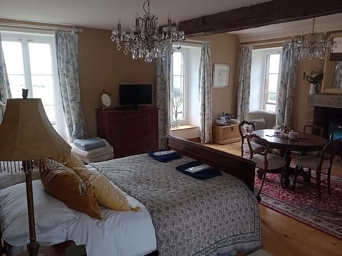 Junior Suite, Garden View | In-room safe, blackout drapes, iron/ironing board, free WiFi