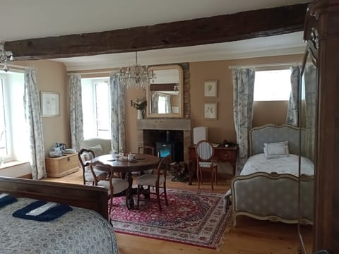 Junior Suite, Garden View | In-room safe, blackout drapes, iron/ironing board, free WiFi