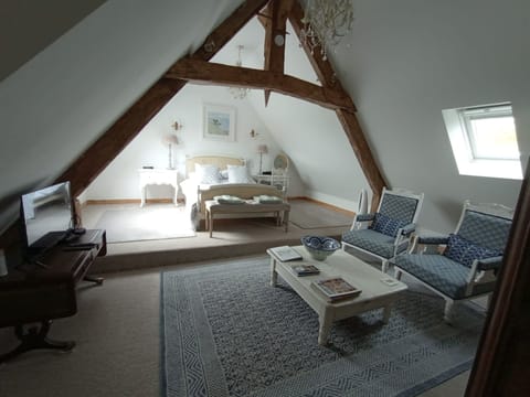 Superior Double Room, Garden View | In-room safe, blackout drapes, iron/ironing board, free WiFi