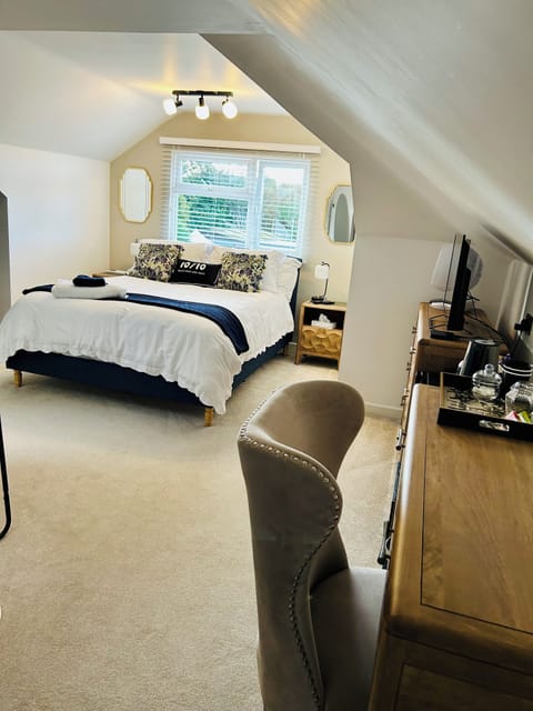 Double Room | Premium bedding, individually decorated, individually furnished, desk