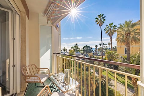 Apartment, 2 Bedrooms, Sea View | Balcony