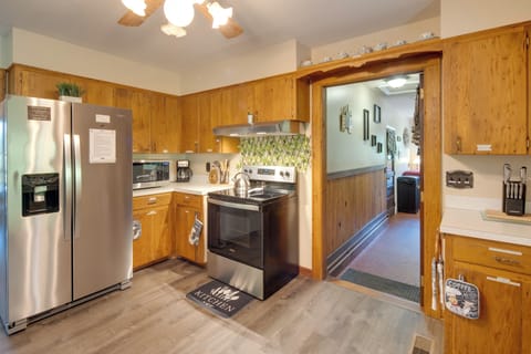 House (3 Bedrooms) | Interior