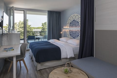 Minibar, in-room safe, desk, blackout drapes