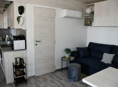 Mobile Home (Mobile Home With Terrace And Sea View) | Private kitchen | Fridge