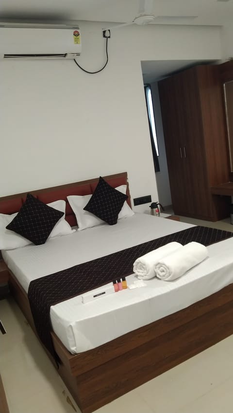 Superior Room, City View | Desk, free WiFi