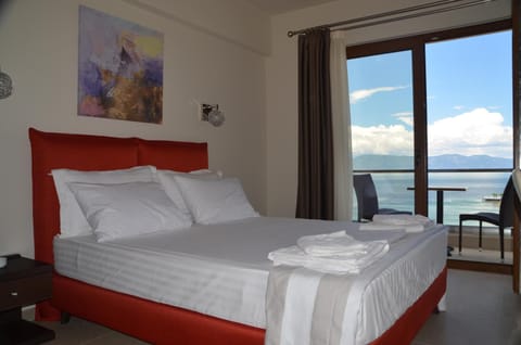 Minibar, in-room safe, soundproofing, free WiFi