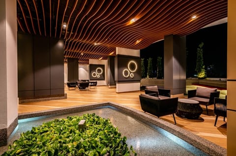 Condo, 2 Bedrooms, Balcony, City View | Lounge