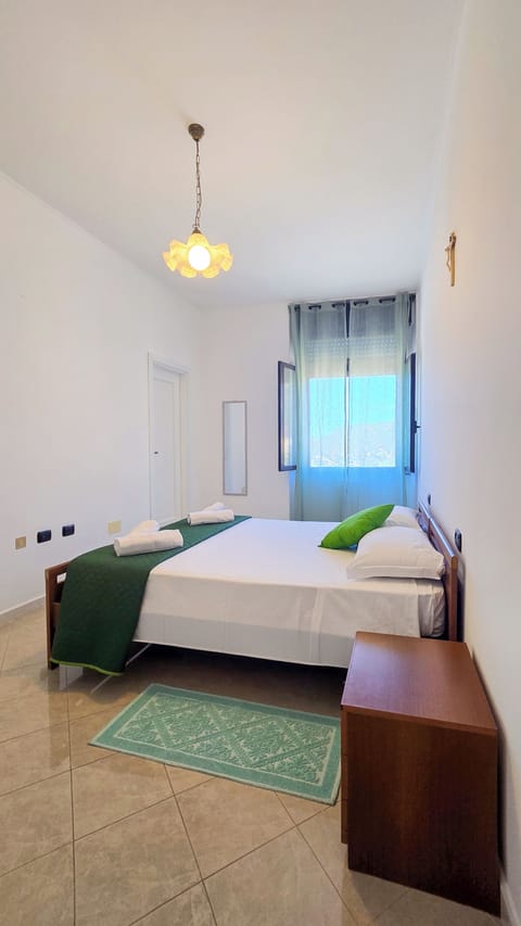 Standard Double or Twin Room | Memory foam beds, desk, laptop workspace, blackout drapes