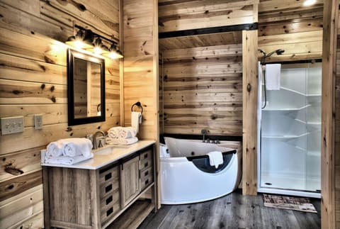 House, Multiple Beds, Patio, Mountain View (Wagon Wheel) | Bathroom | Towels