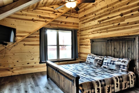 4 bedrooms, individually decorated, individually furnished, bed sheets