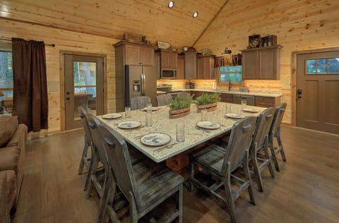 House, Multiple Beds, Pool Access, Pool View (Livin' It Up) | Dining