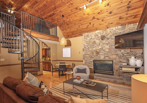 House, Multiple Beds, Hot Tub, Garden View (Ain't Misbehavin') | Living area