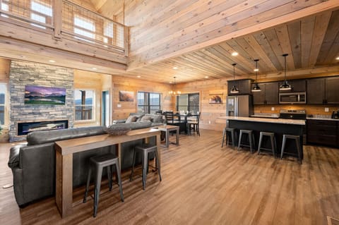 House, Multiple Beds, Balcony, Garden View (The Phoenix) | Interior