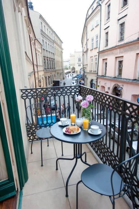 Deluxe Apartment, 1 Bedroom, City View | In-room safe, blackout drapes, iron/ironing board, free WiFi