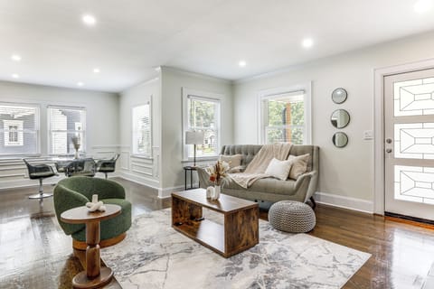 House (3 Bedrooms) | Interior