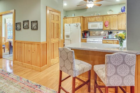 House (2 Bedrooms) | Interior