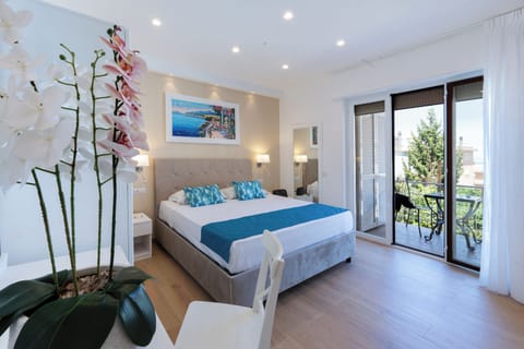 Superior Double Room | Minibar, in-room safe, desk, free WiFi