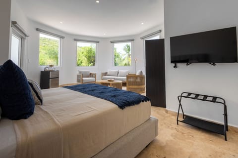 Premium Room, Mountain View | Egyptian cotton sheets, premium bedding, iron/ironing board, free WiFi