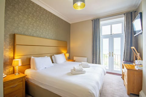 Premium double with balcony | Desk, iron/ironing board, free WiFi