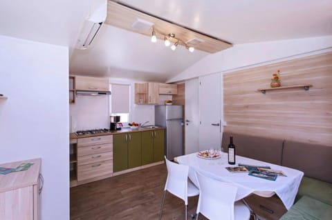 Mobile Home | Private kitchen
