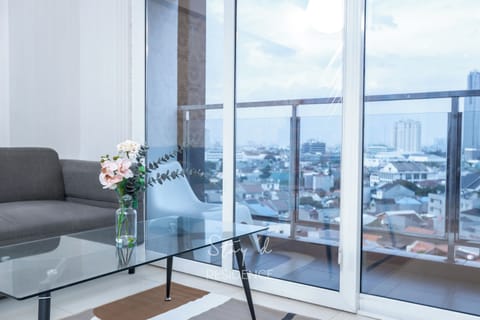 Family Apartment, City View | Living area