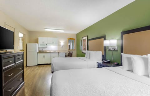 Desk, WiFi (free), bed sheets
