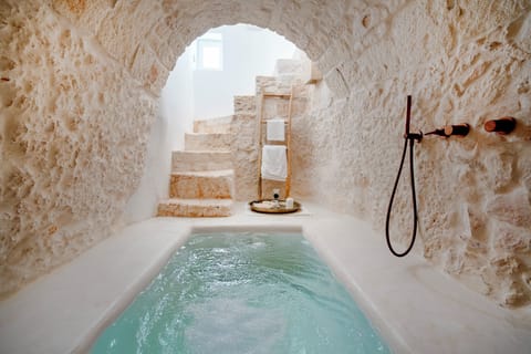 Villa, Pool View | Bathroom | Combined shower/tub, free toiletries, hair dryer, towels