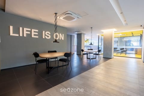 Basic Apartment | Dining