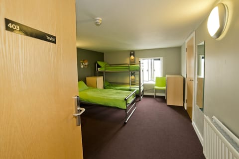 3 Bed Private Room Ensuite including Double Bed | Bed sheets, wheelchair access