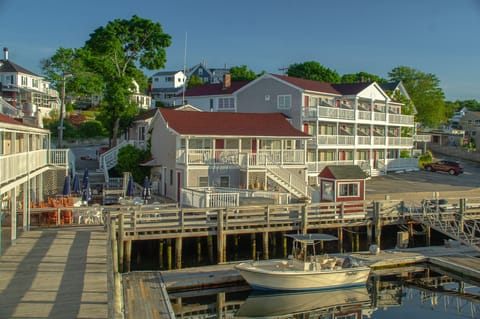 Two Queen Marina Front | Exterior