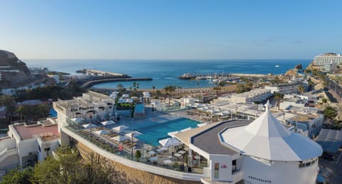 Rooftop pool