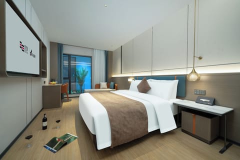 Deluxe Room | Individually furnished, desk, laptop workspace, free WiFi