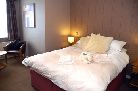 Double Room | Iron/ironing board, free WiFi, bed sheets