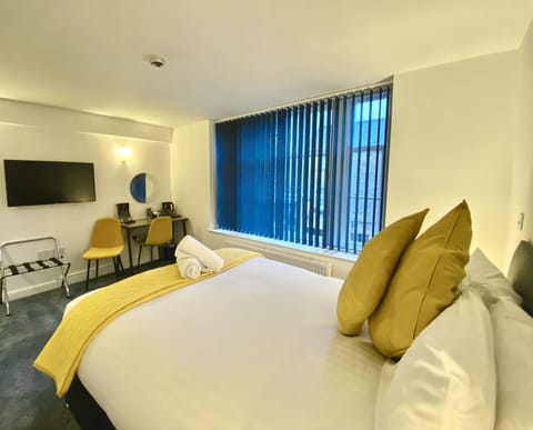 Double Room | Desk, soundproofing, free WiFi, bed sheets