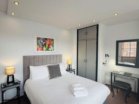 Premium Apartment, 2 Bedrooms | Desk, iron/ironing board, free WiFi, bed sheets