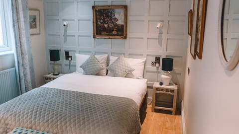 City Double Room, 1 Bedroom, Ensuite | Egyptian cotton sheets, premium bedding, pillowtop beds, in-room safe