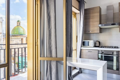 Apartment (1 Bedroom) | Private kitchen | Oven, stovetop, espresso maker, cookware/dishes/utensils